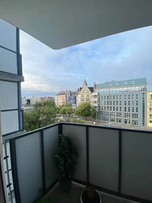 Attractive Flat Near Charlottenburg & City Center-1