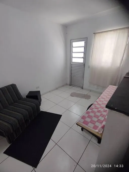 Apartamento 7 No Tremembe Quarto Cozinha Banheiro-1