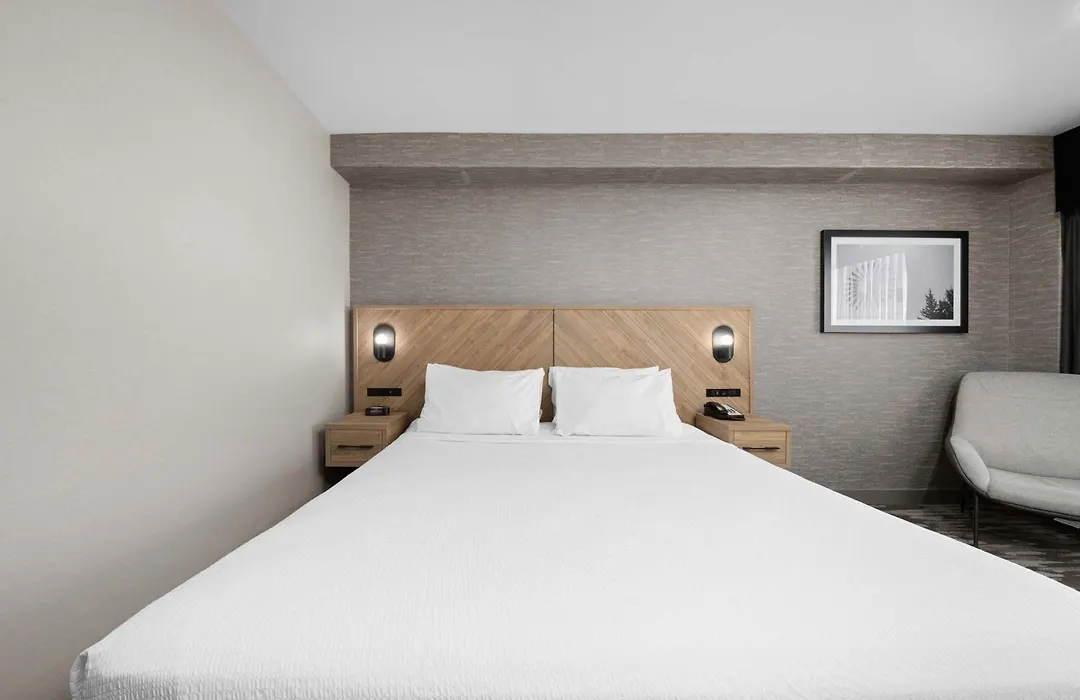 Sandman Hotel Calgary Airport-1