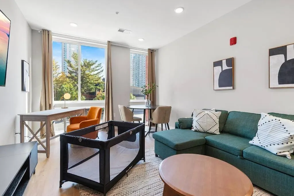 King Bed - Stunning Pier Views - Near Fishtown-1