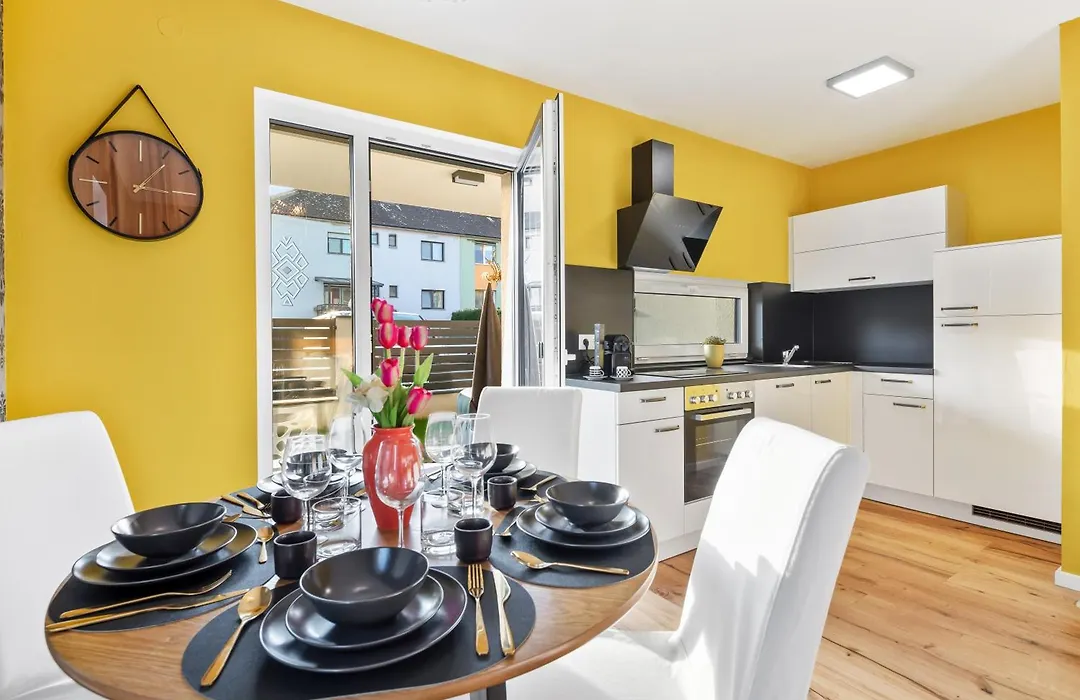 Yellow Suite - Whirlpool Garden - Free Parking - Wifi-1