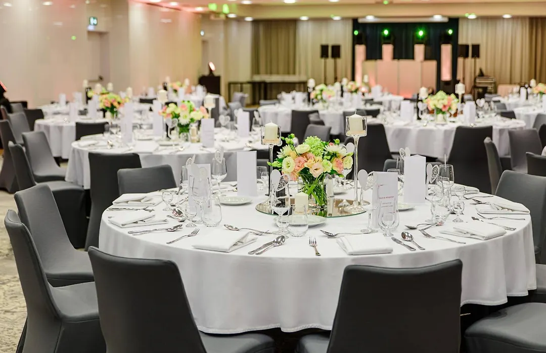 Courtyard By Marriott Warsaw Airport-1