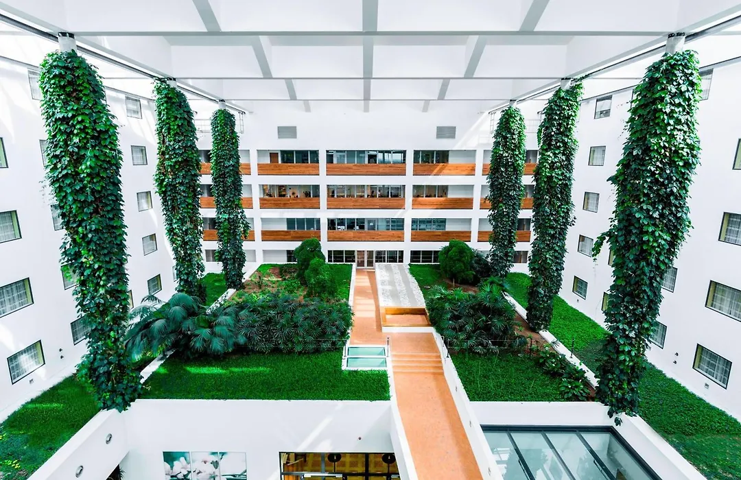 Courtyard By Marriott Prague Airport-1