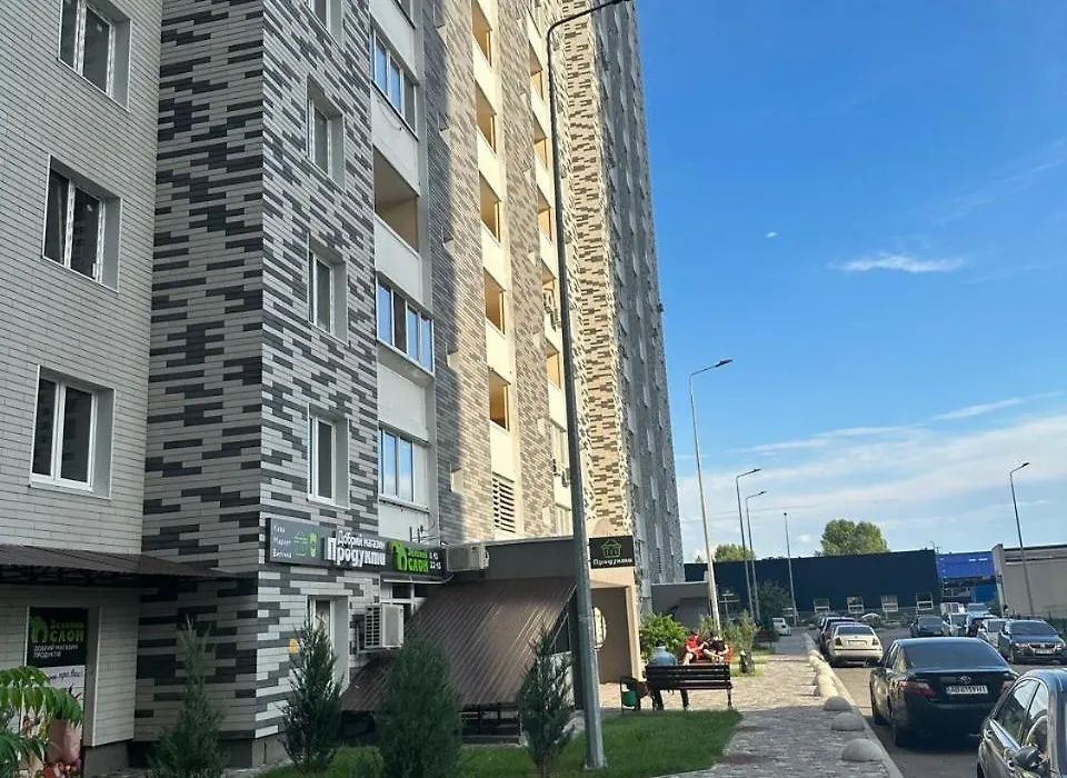Квартира З Вікнами На Озеро-1