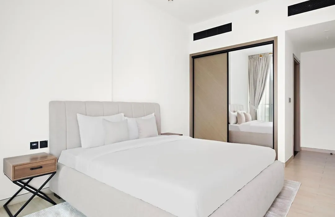 Stunning 1 Bedroom Modern Luxury Residence At Jvc-1