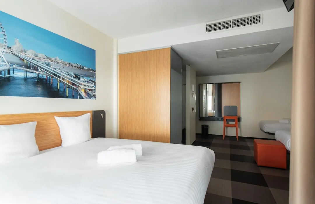 easyHotel The Hague Scheveningen Beach-1