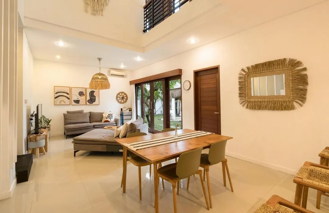 Villa Whisper Beautiful Beach Side Villa Large Garden Parking-1