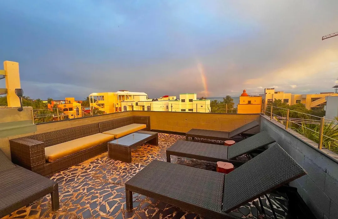 Beachside Oasis ! Spacious ½ Block From The Beach-1