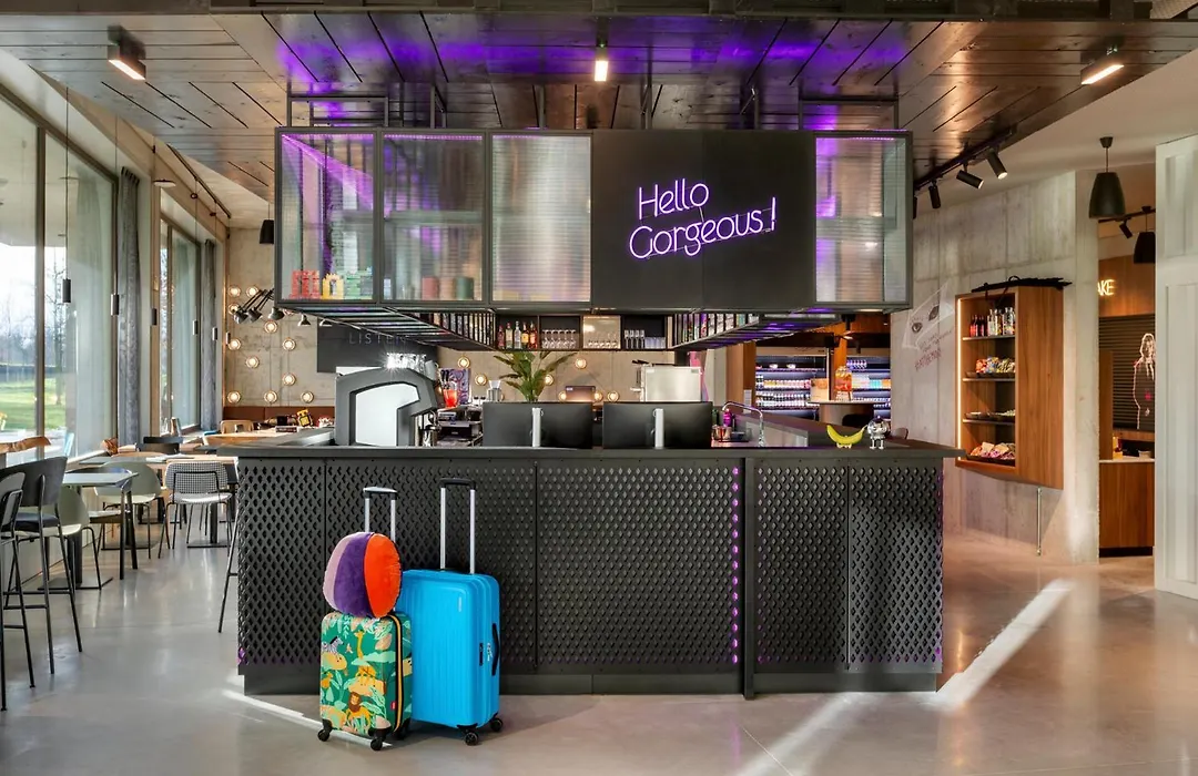 Moxy Antwerp-1