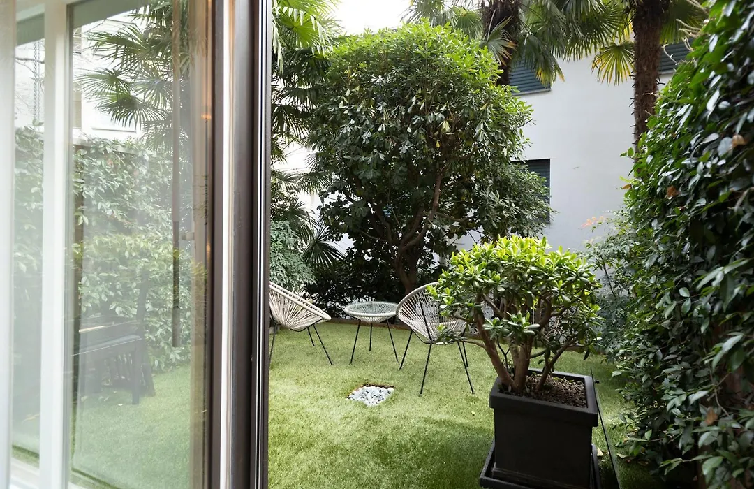 Blue - X4Pax Private Garden In Lugano-1
