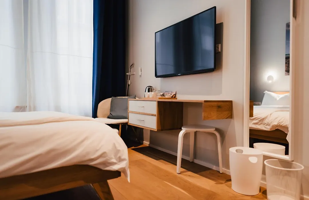 The Layhead B&B-1