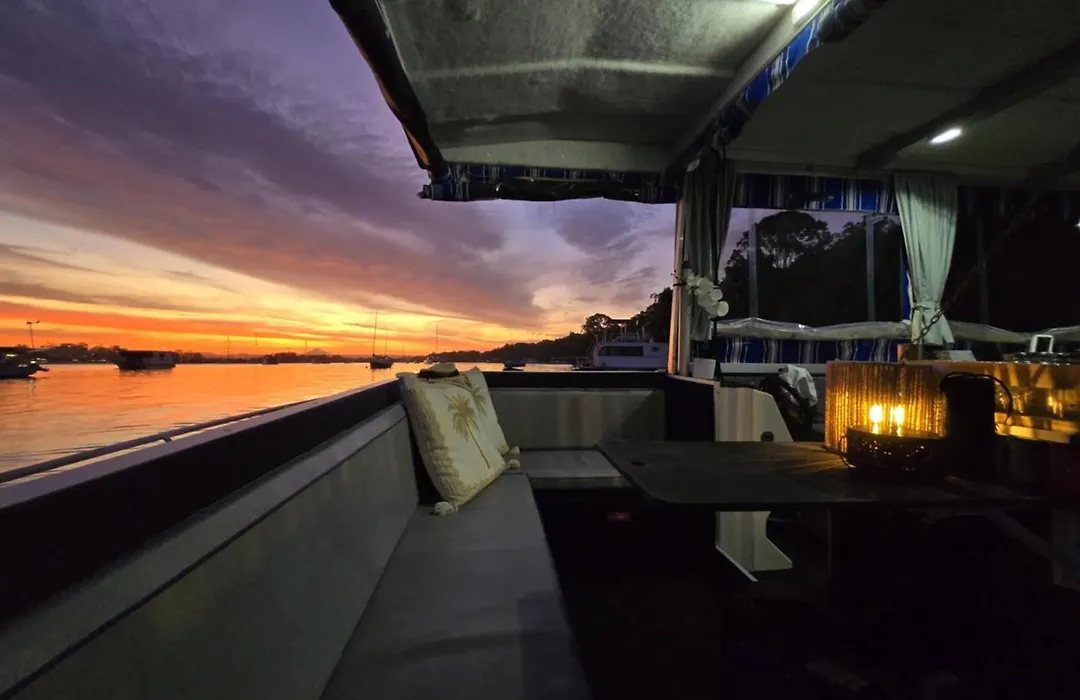 Liquid Paridise Noosaville Houseboat "Experience More"-1