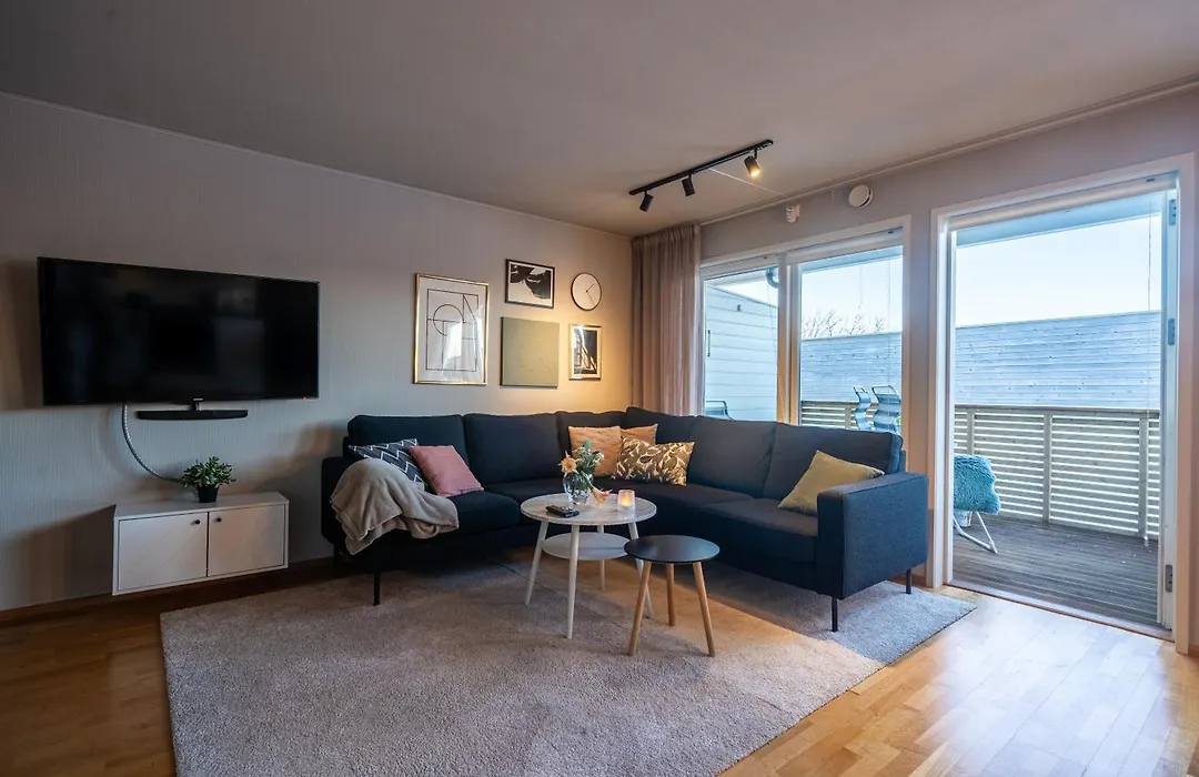 Apartment With Free Indoor Parking-1