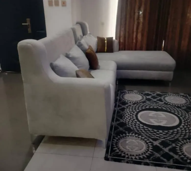 Whitney White 1Bedroom Shortlet Apartment 24Hr Light -Free-Wifi Stadium Road N65,000-1