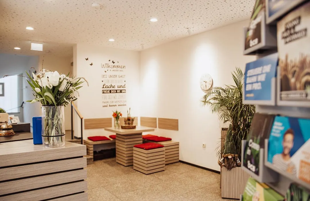 Central Hotel Garni-1