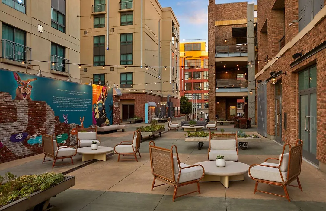 Hilton San Diego Gaslamp Quarter-1