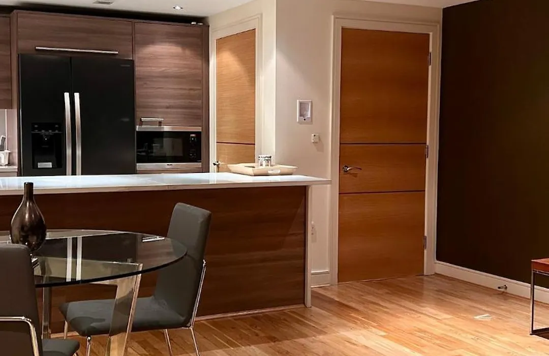 Comfortable & Well-Located 2 Bed Apartment In Chelsea-1