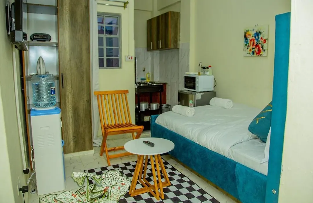Turquoise Studio With Free Wifi And Parking-1