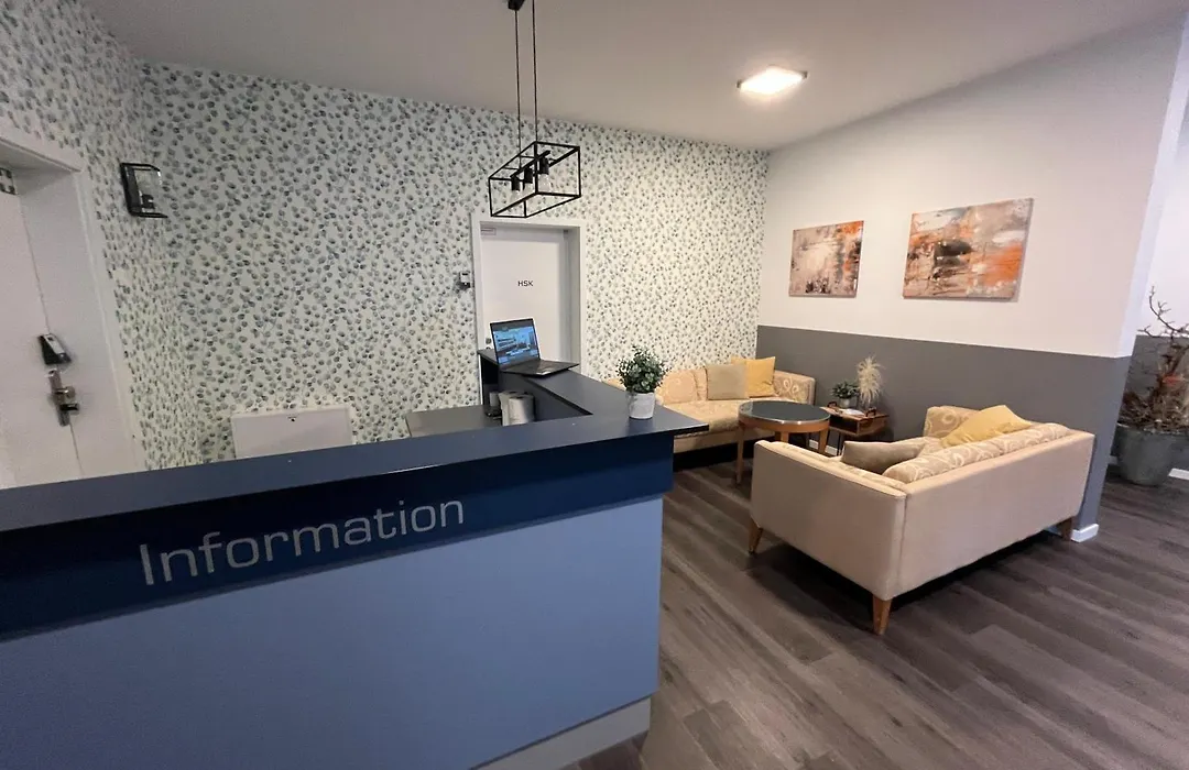 PRIMA Inn HOTEL&HOF NEURUPPIN - digitales&rezeptionsloses Motel-1