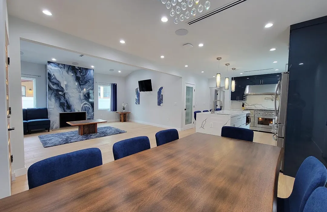 Modern Luxury 3 Bedroom Home Next To La Cienega Plaza With Parking, Wifi, Tv, Bbq 10 Minutes To Rodeo Drive-1