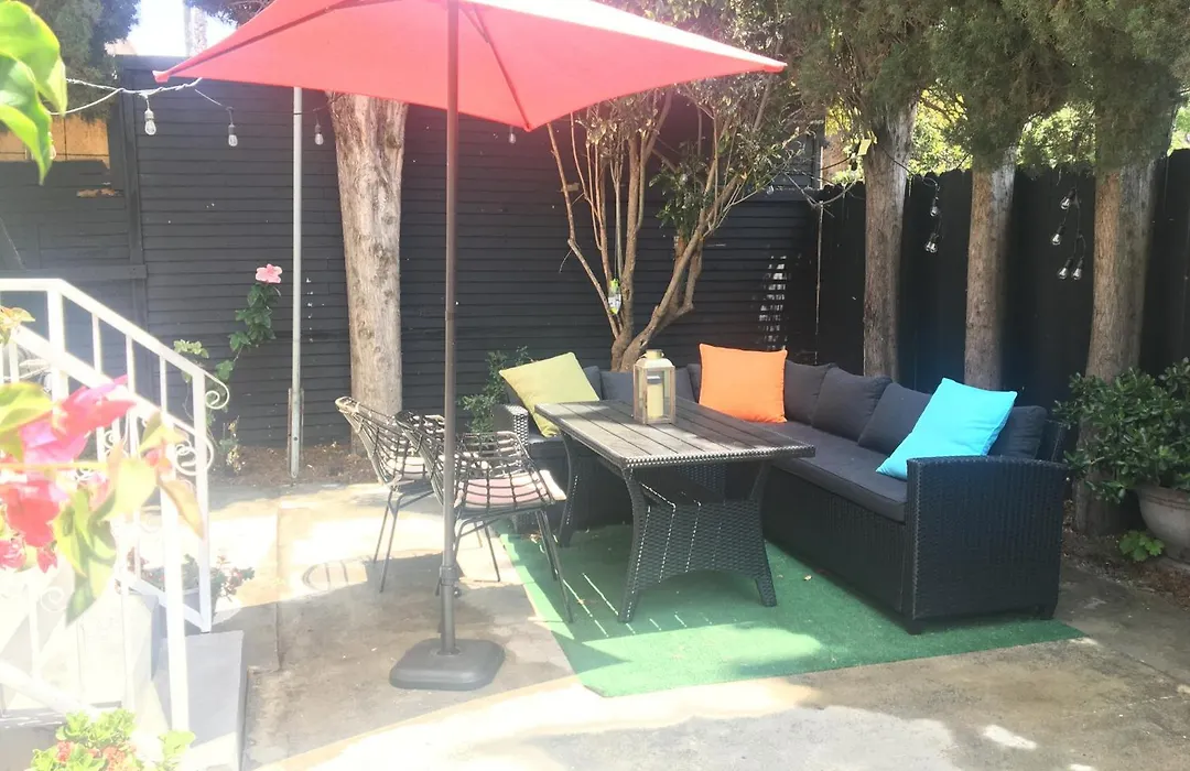 4Bed 2Ba Hollywood House Block Away From Sunset, Free Parking, Private Backyard-1