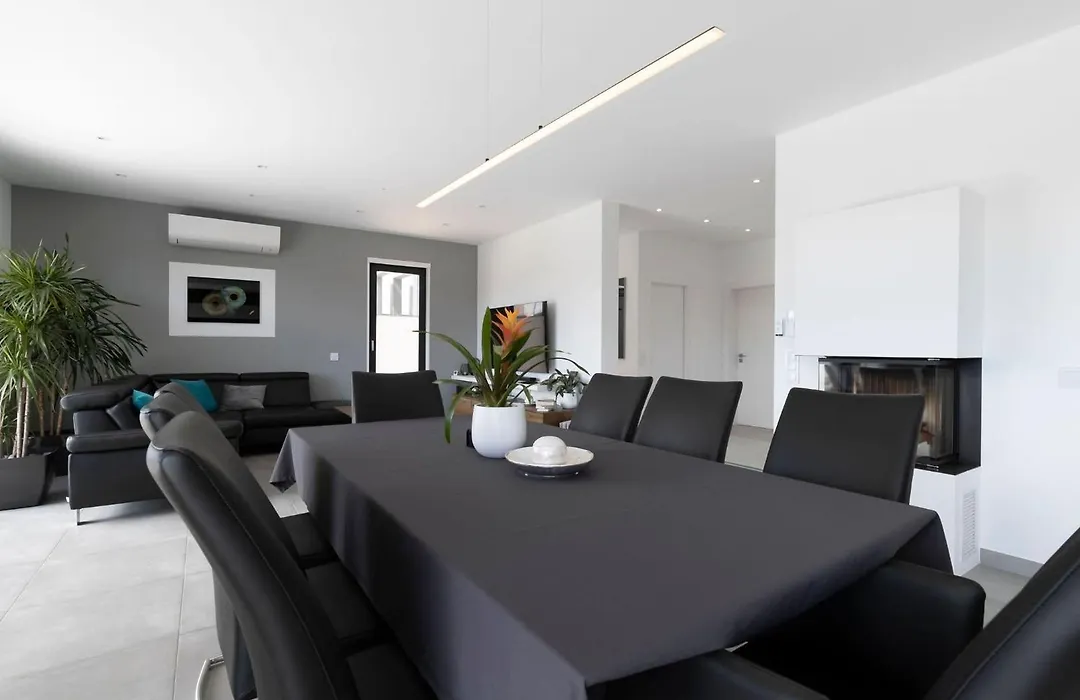 Manatee - Modern & Luxurious Villa-1