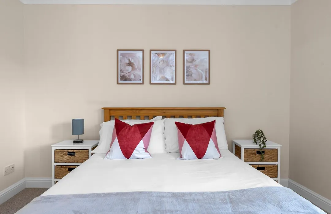 1 Double Room In Shared Apartment In Central Edinburgh With Free Parking-1