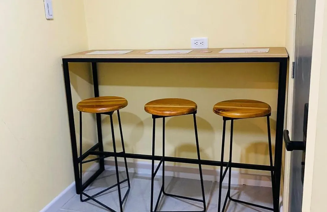 Laguito Houstel Small-1