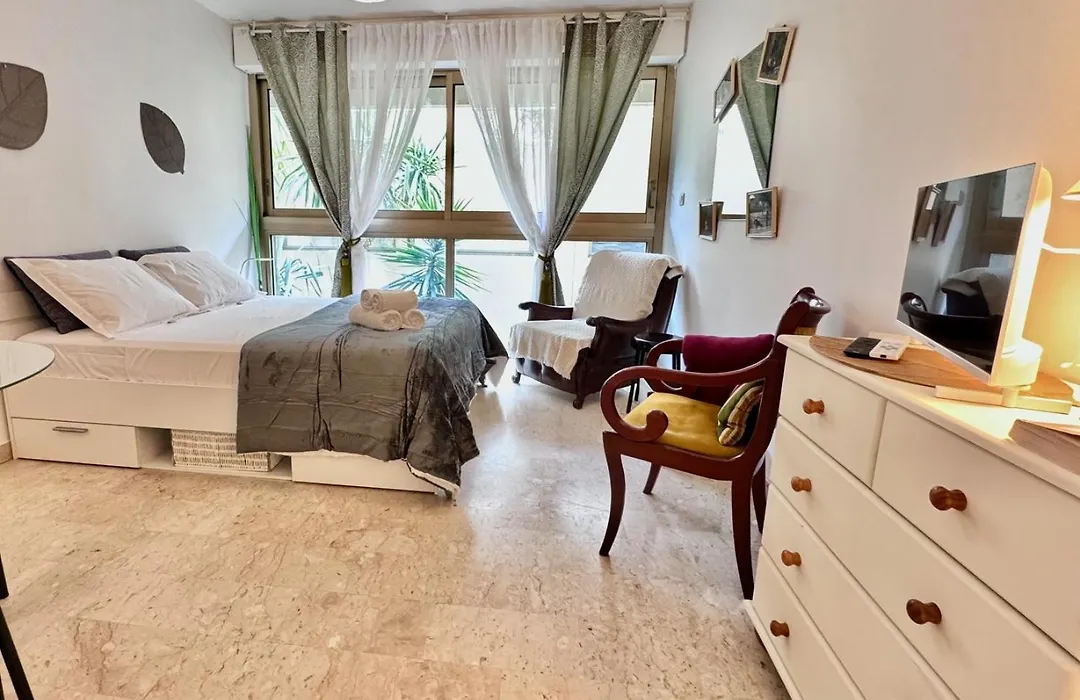 A G Cocon Massenet - Grimaldi - Promenade Des Angl-1