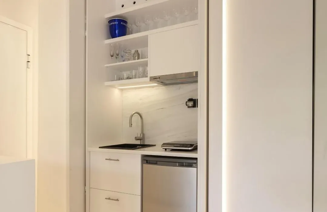 Modern Studio In The Heart Of Old Port In Spetses-1
