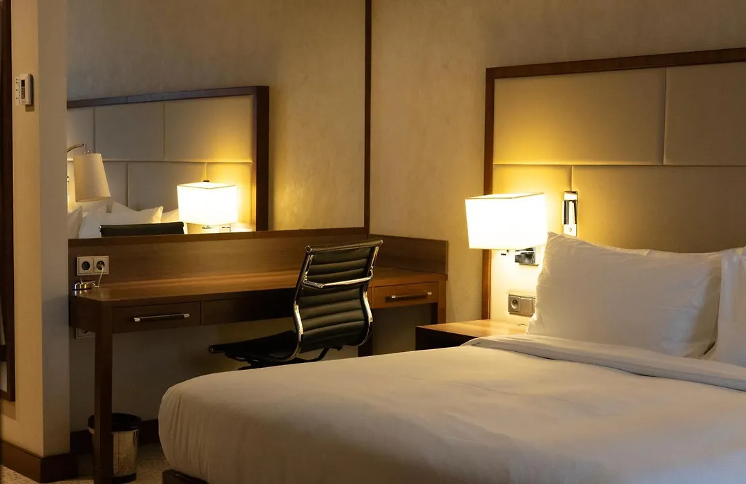 Doubletree By Hilton Hotel & Conference Centre Warsaw-1