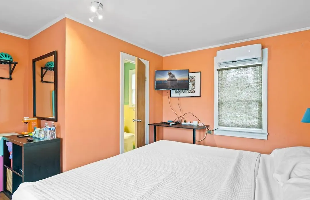 Cozy & Contemporary Space In Central St Augustine-1