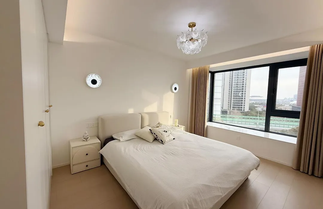 Ehub - Modern Rare 4-Bedroom Apt, 50M From Subway-1