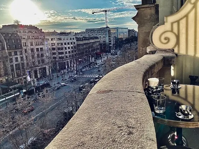 Balcony- Avenue -Champs Elysees-1