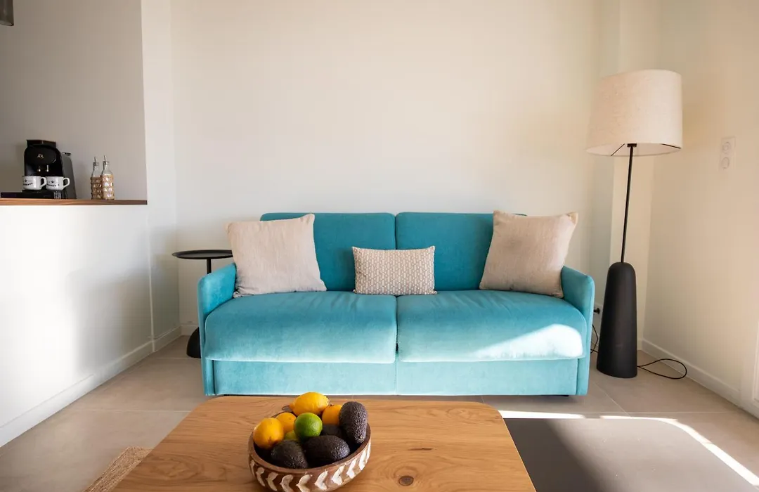 Modern 1-Bedroom Apartment With Sea View On La Croisette-1