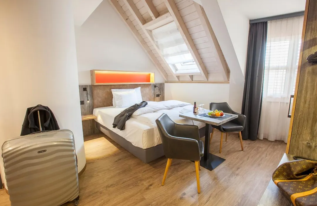 Boutiquehotel Thessoni Classic Zuerich-Regensdorf & Residence Thessoni Home 350 M Distance To Mainbuilding-1
