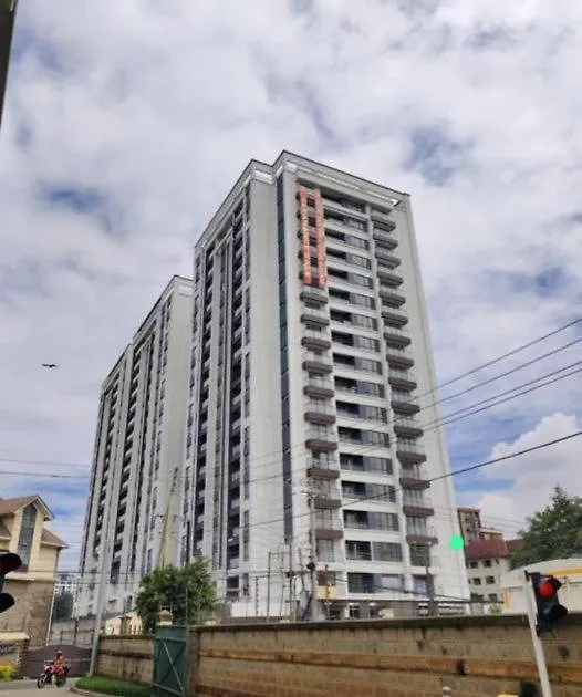 Kalm Apartment- Luxury Living With A Gym, Heated Pool & Stunning Views-1