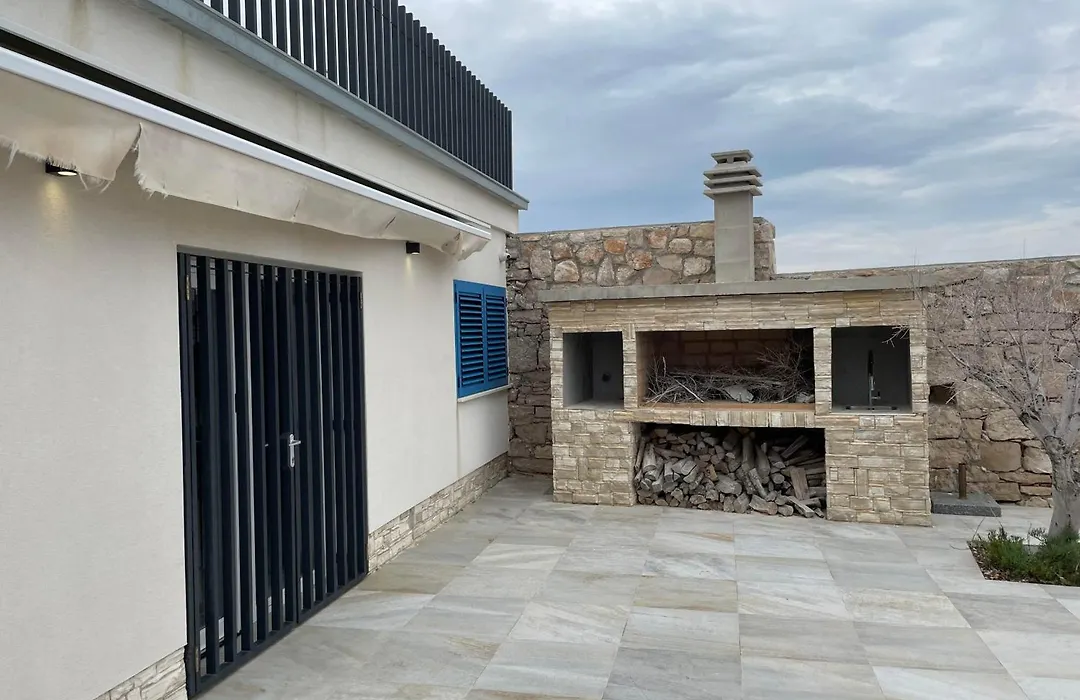 BEACHFRONT VILLA Murter-1