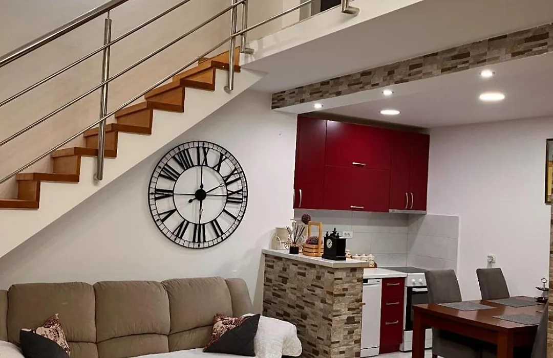 Apartman Guberinic,Tivat ,Trosoban Stan-1