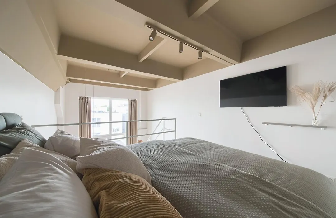 Cozy & Stylish Loft Near The City Center-1