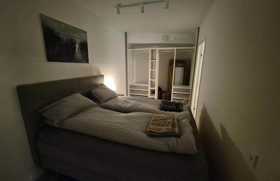 Modern Central Apartment With 2 Bedrooms-1