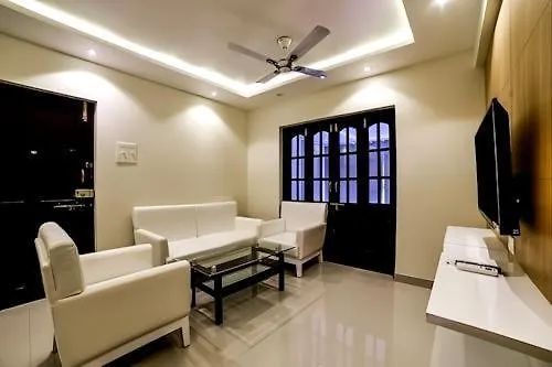 Luxury 2Bhk Apartment With Swimming Pool Near Candolim Beach-1