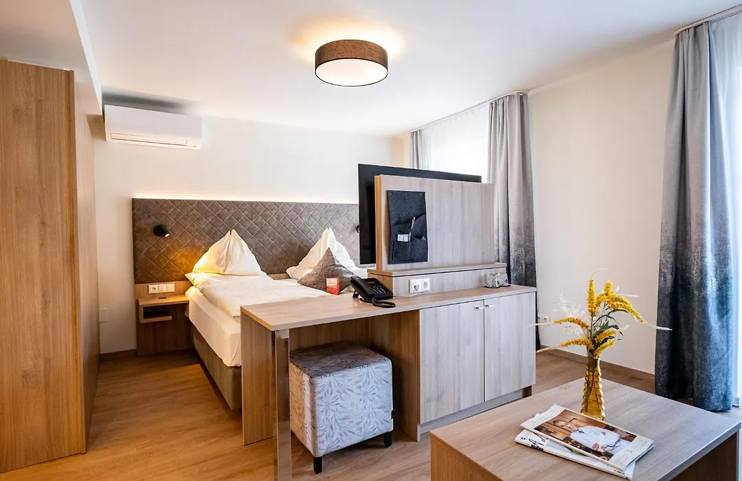 Hotel Rosenvilla-1
