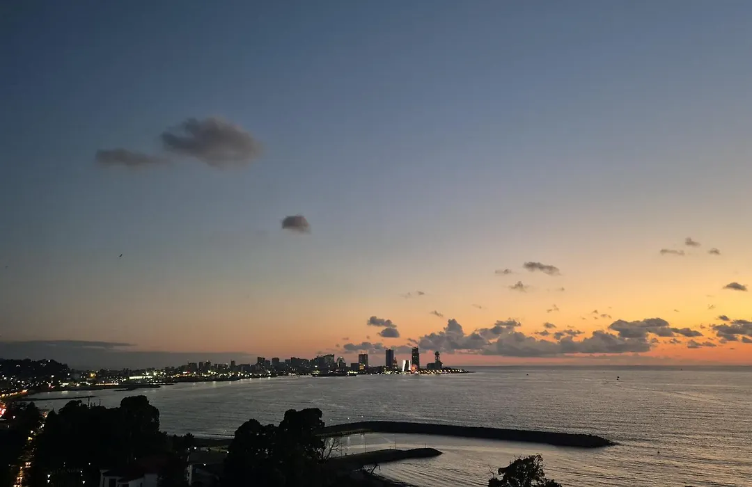 Four Seasons Sea View Luxury Apartment-1