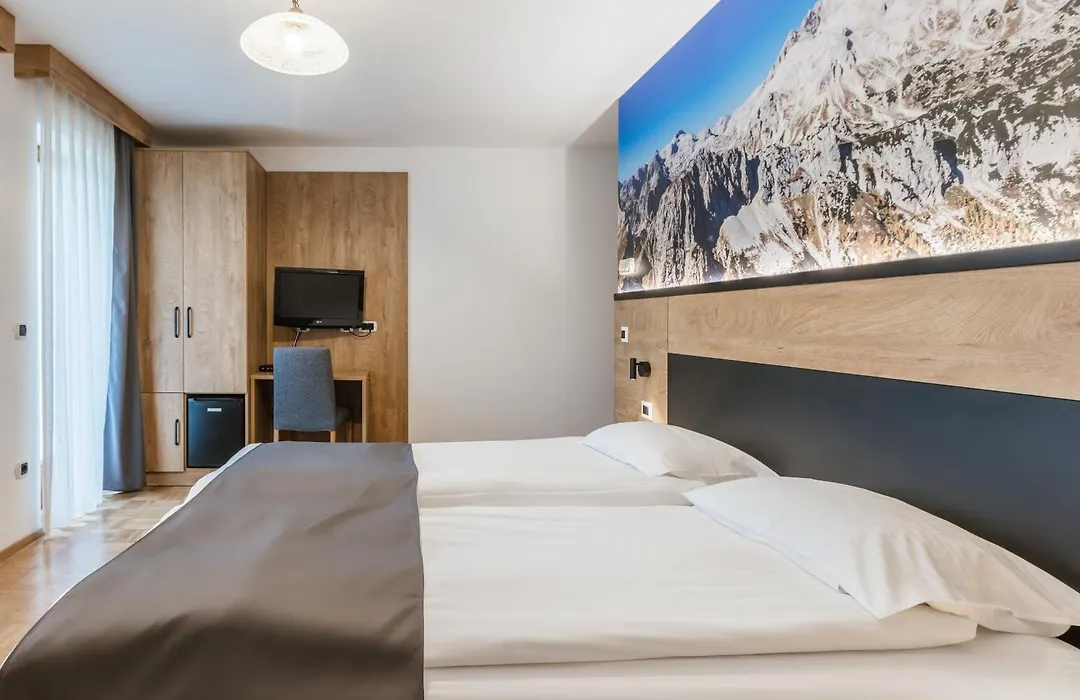 Toeroek Rooms, Bistro & Wellness-1
