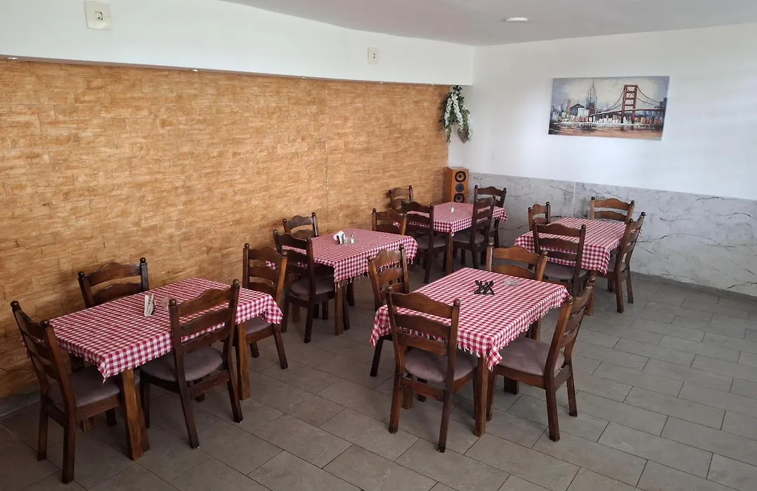Apartmani Borovi-1