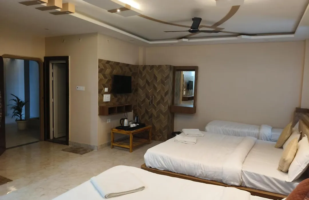 Hotel The Pushparaj-1