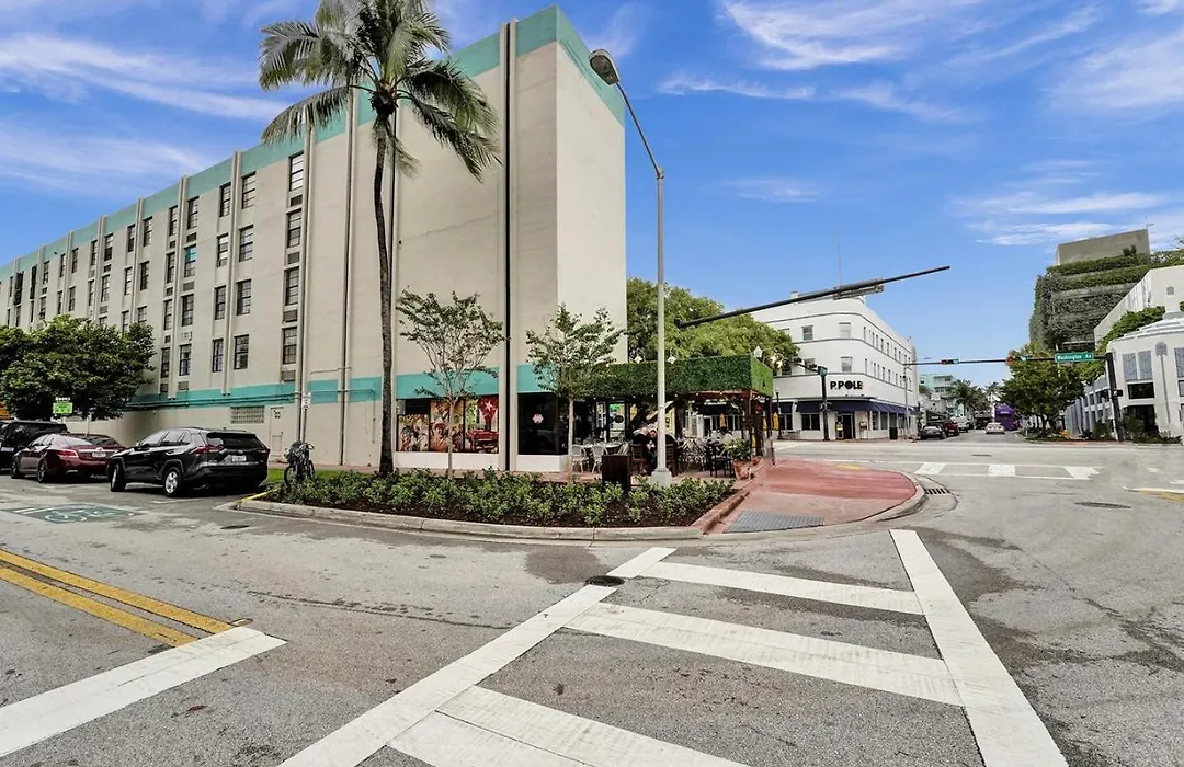 Ocean Dr 1Br • Miami Beach Getaway-1