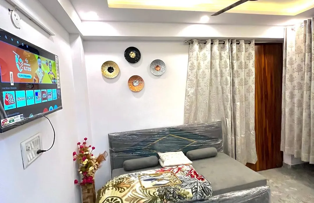 Luxury 1 Rk In New Delhi-1