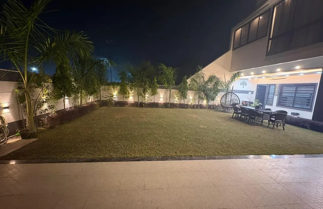 Luxurious 3Bhk Garden Villa At Prime Location-1